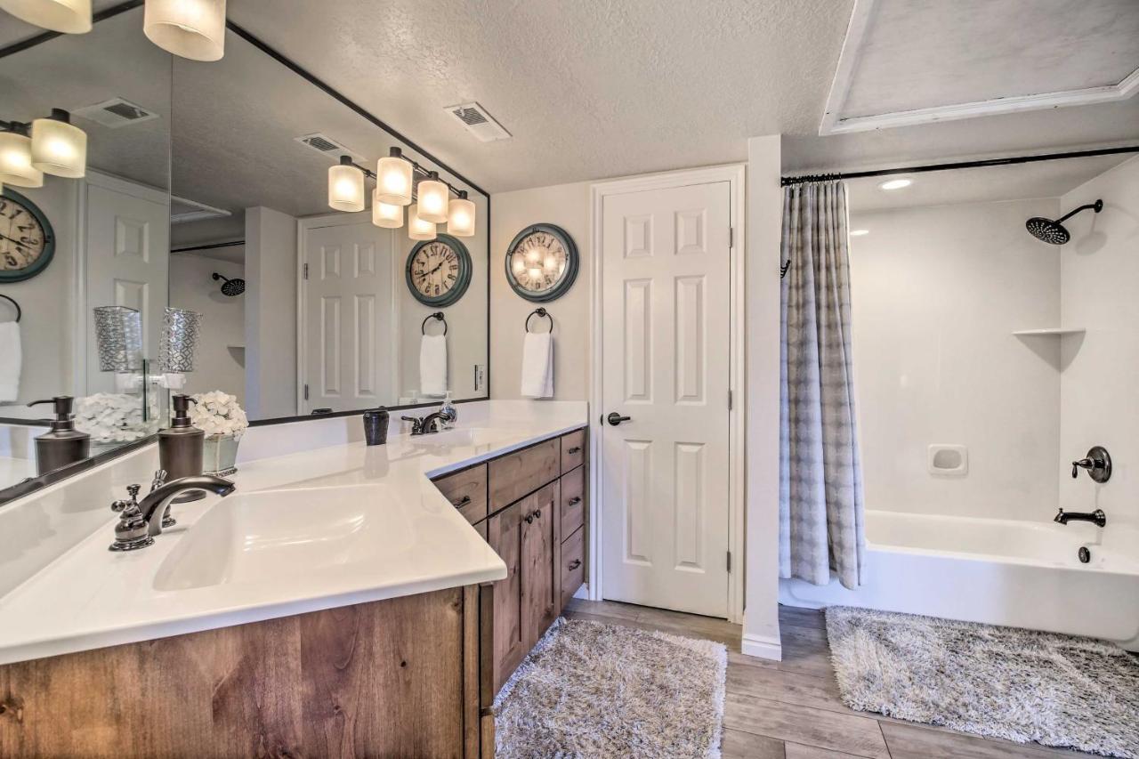 Lovely St George Condo With Resort-Style Amenities! セントジョージ エクステリア 写真